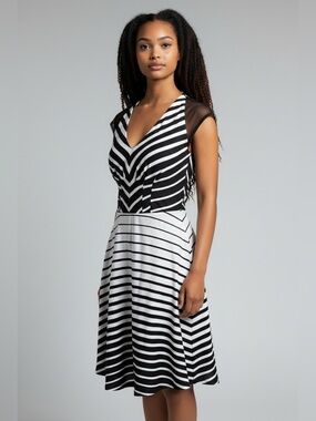 Coconinno Striped Fit & Flare Midi Dress Black White Mesh Cap Sleeve Size Small